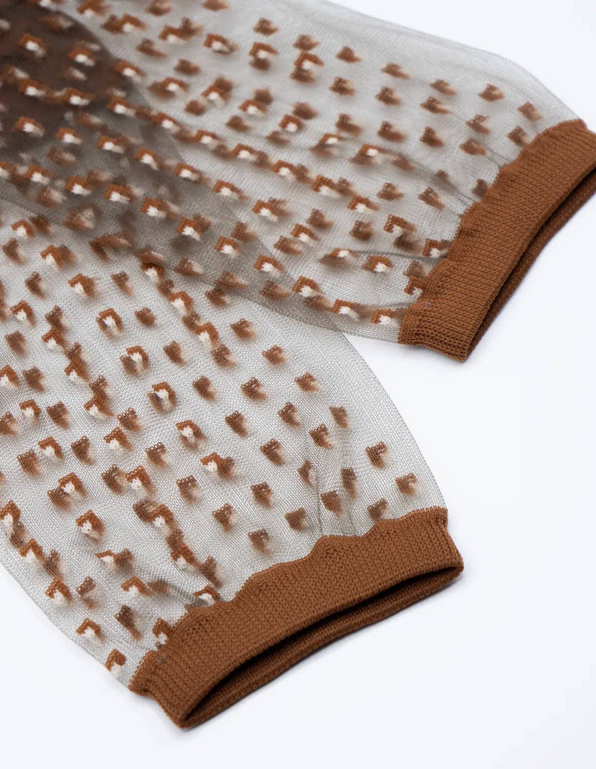CRESCENT DUNES BROWN • Sheer polka dot socks: 39/41