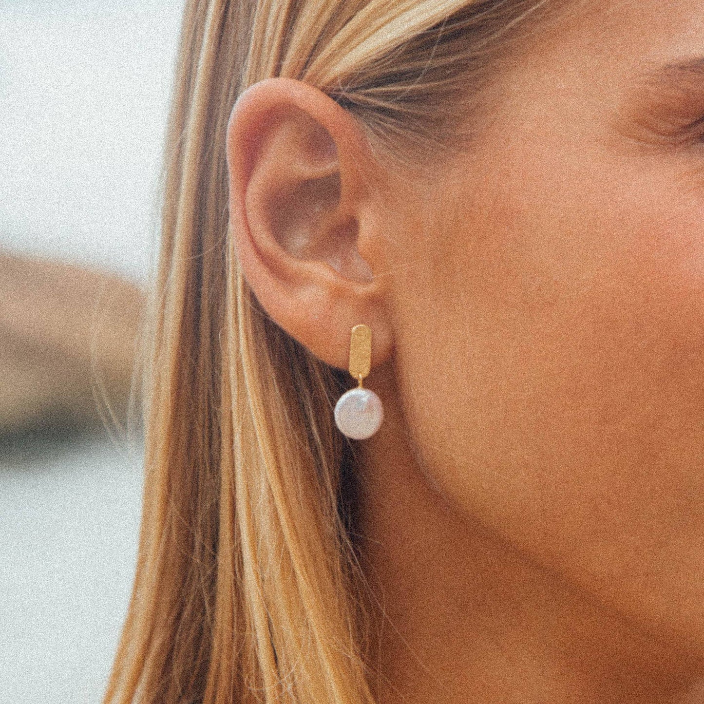 Agapée Perla Earrings | Gold Waterproof