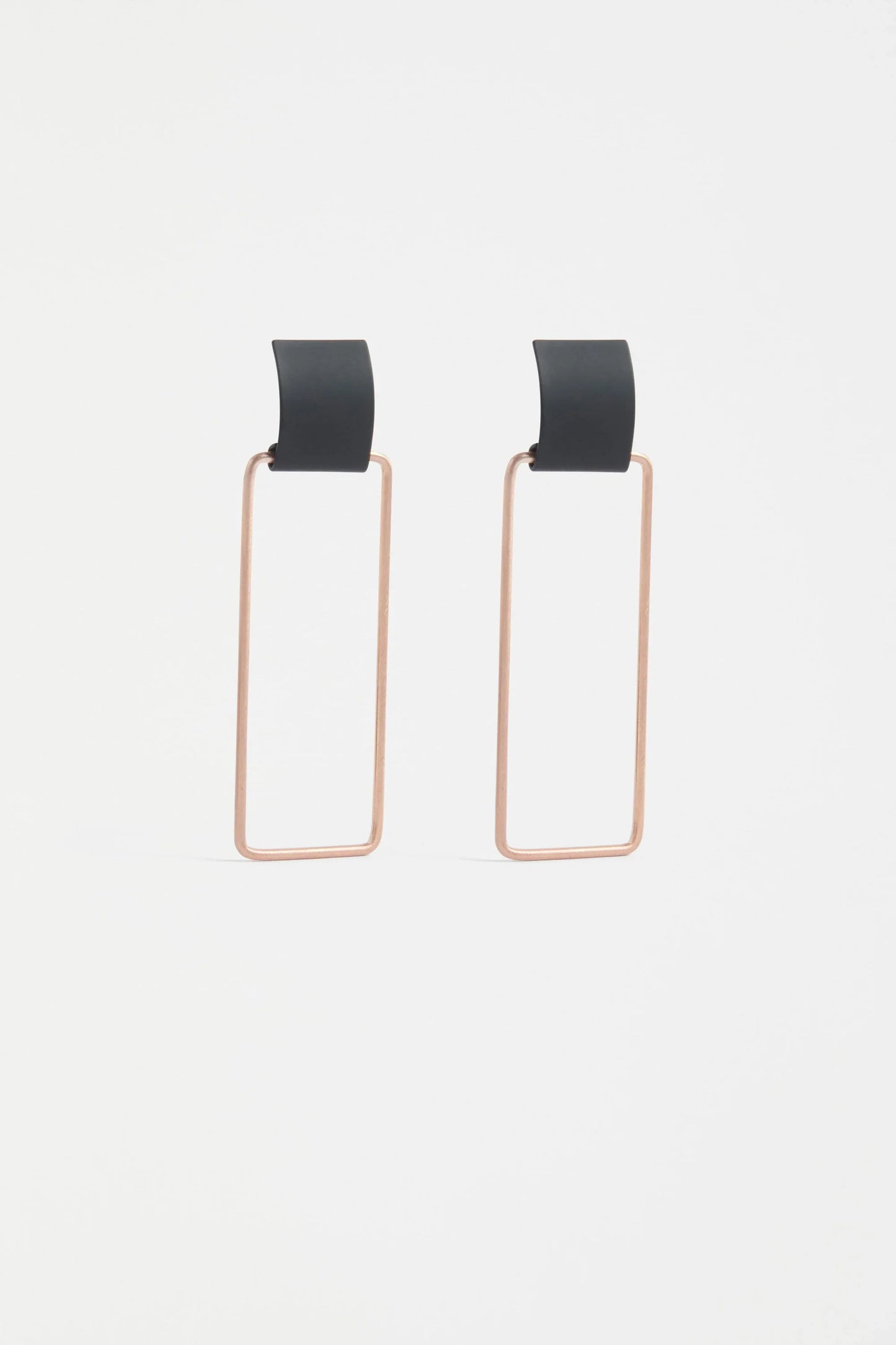 Kvad Earrings / Black