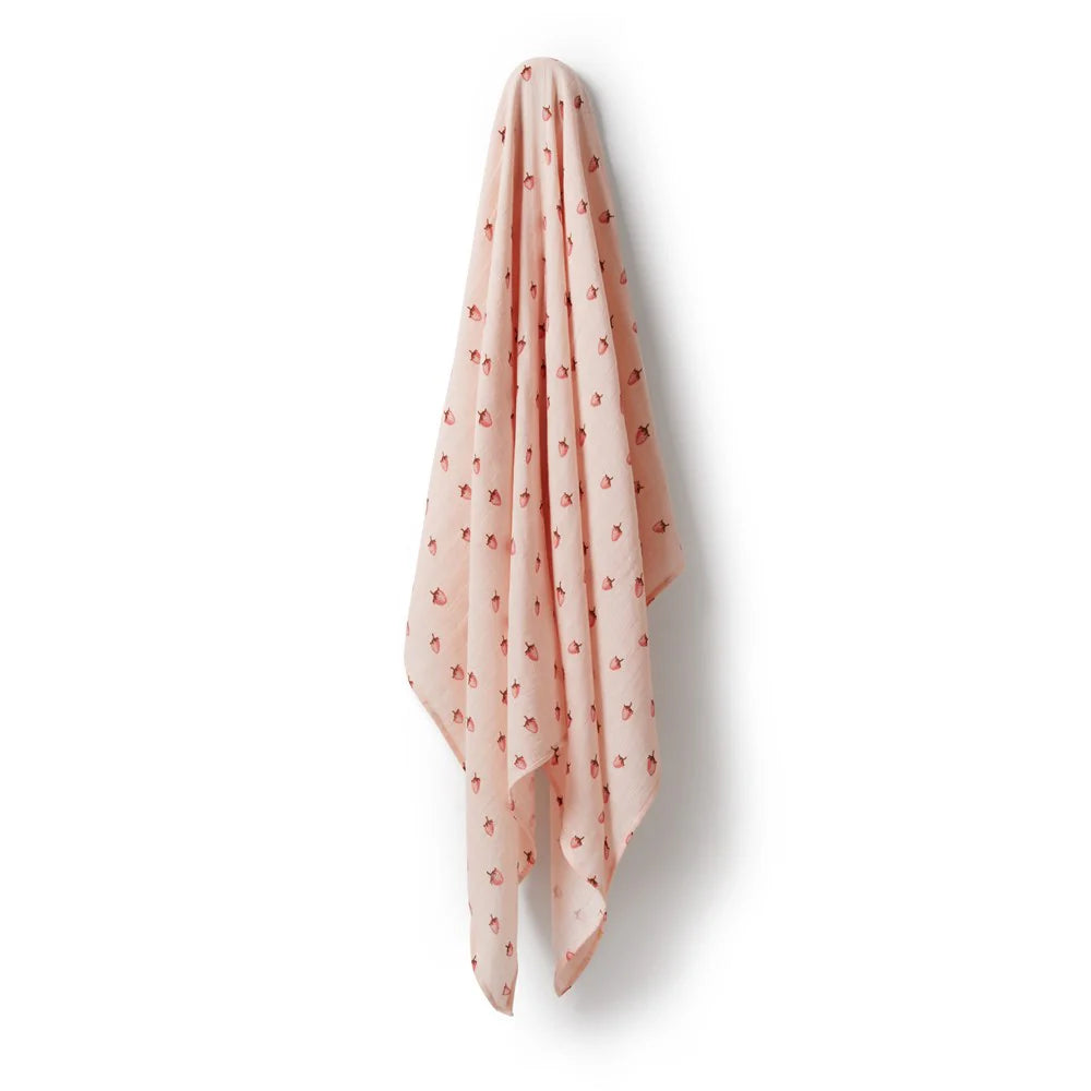 Organic Muslin / Strawberry Kisses
