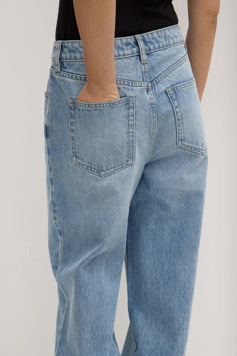 Womens Relaxed Jean | Indigo Fade