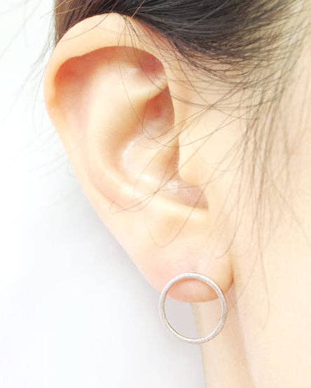Circle Geo Stud Earrings: Gold