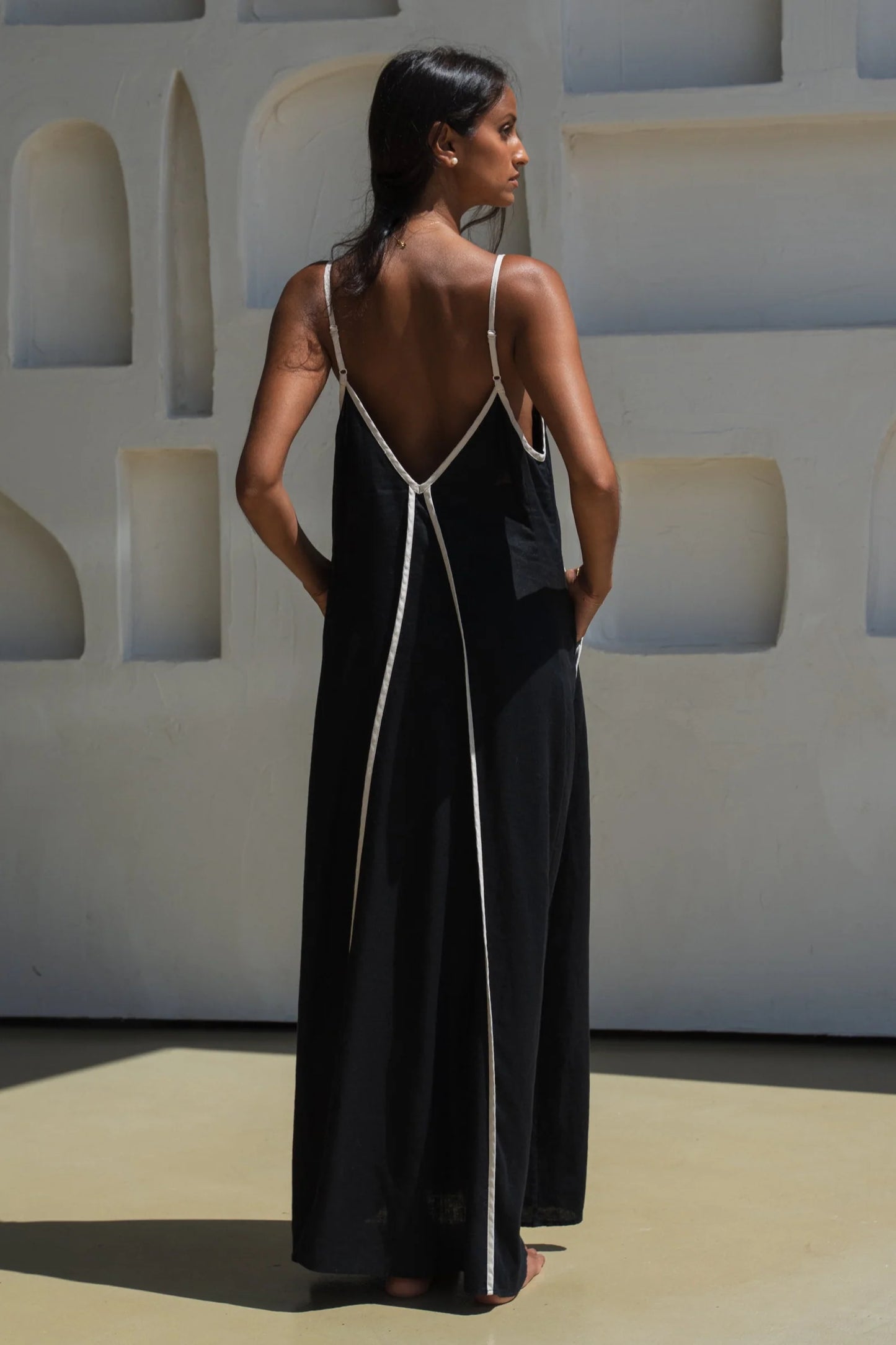 Azalea Linen Dress / Black