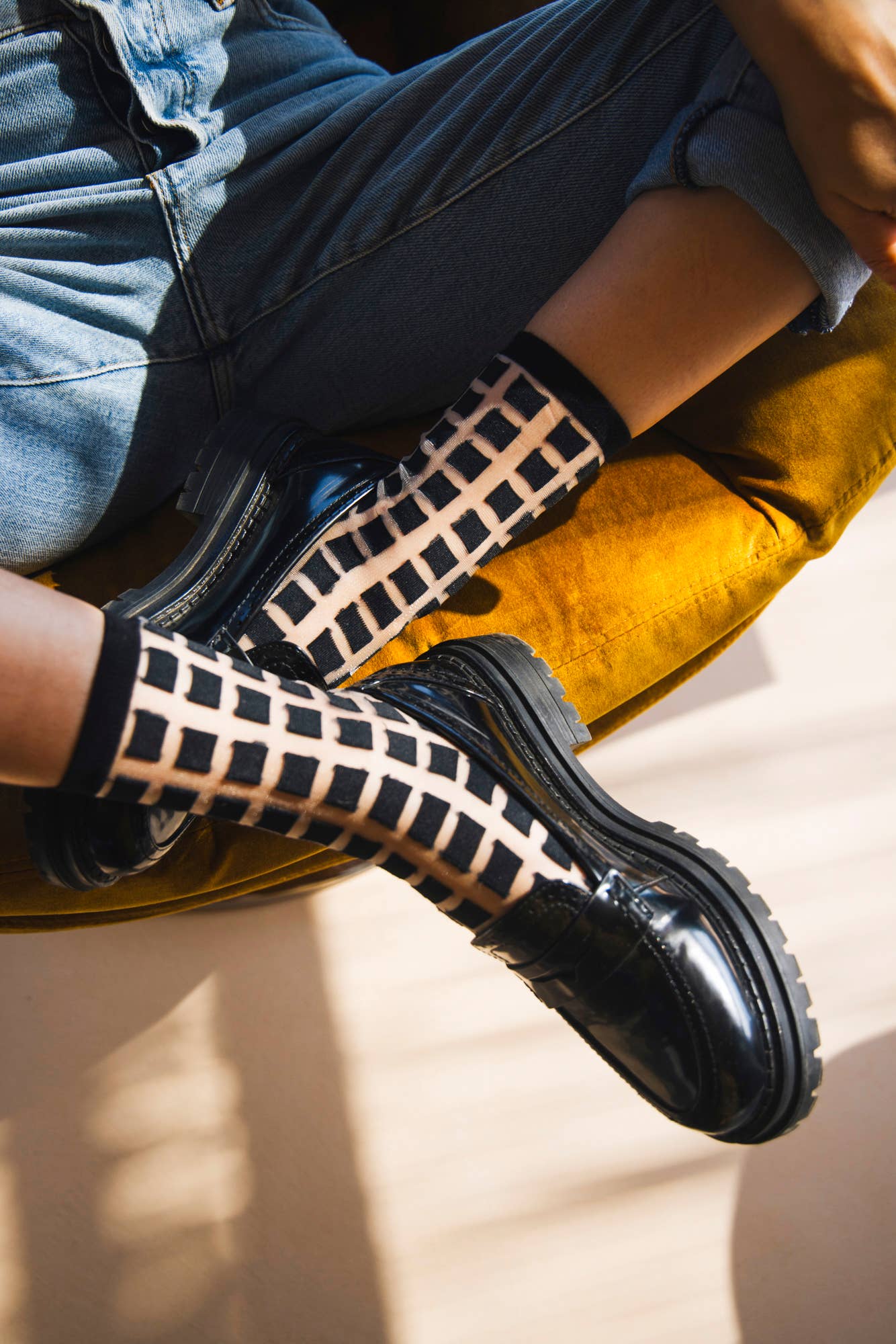 GINZA BLACK • Women's transparent graphic socks: 39/41