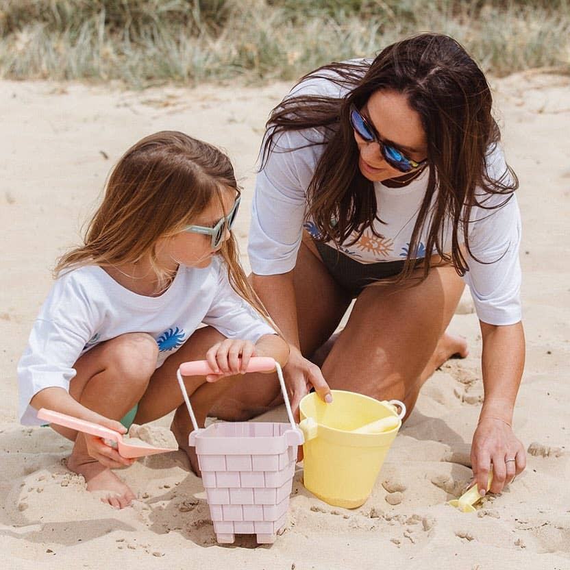Clovelly Castle Bucket / Yellow