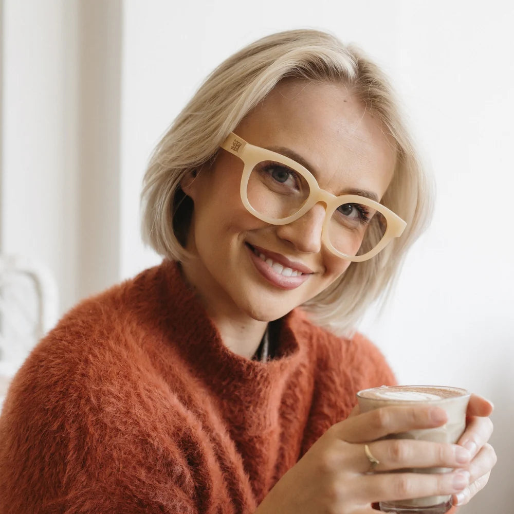 Reading Glasses / Alive Cream