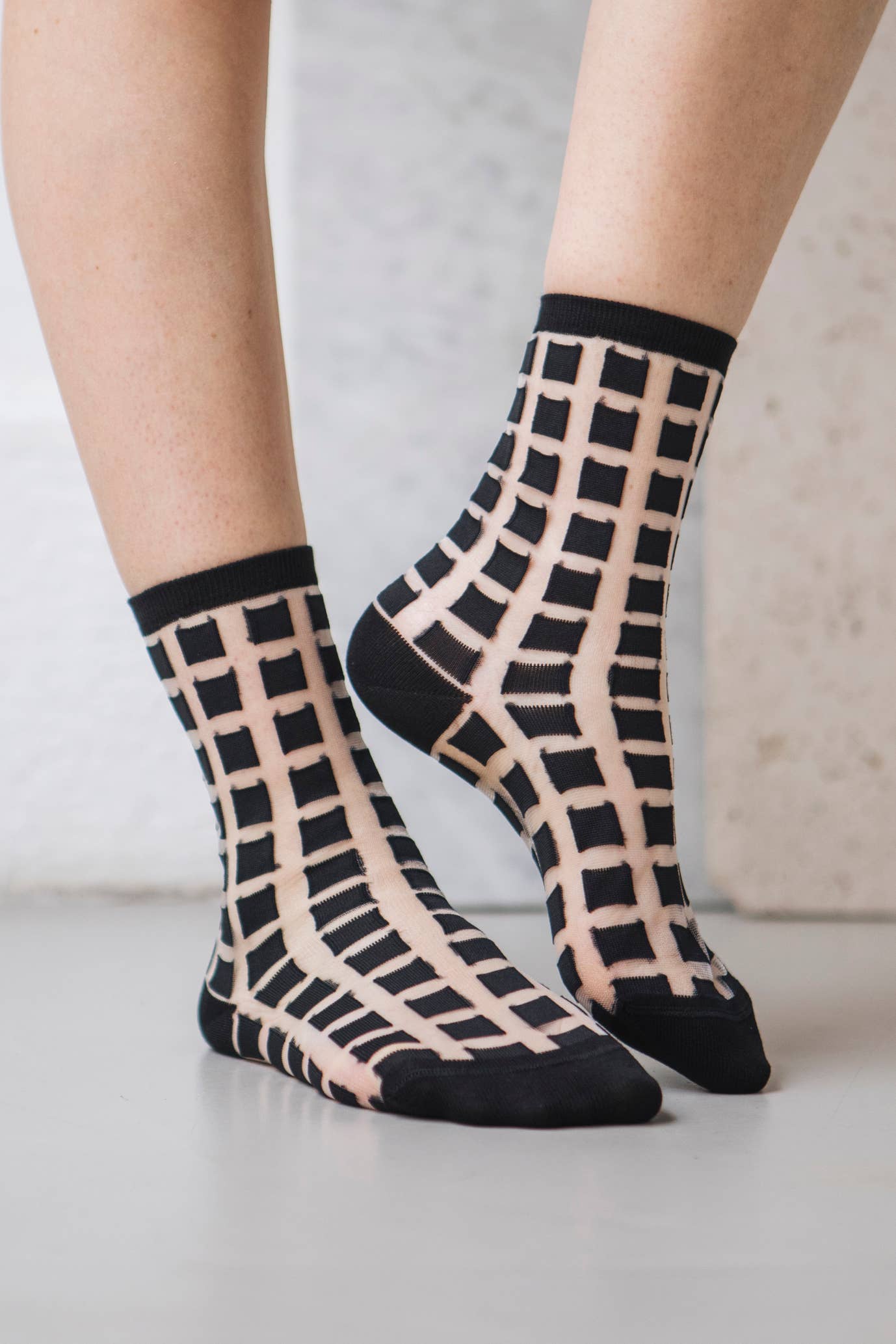 GINZA BLACK • Women's transparent graphic socks: 39/41