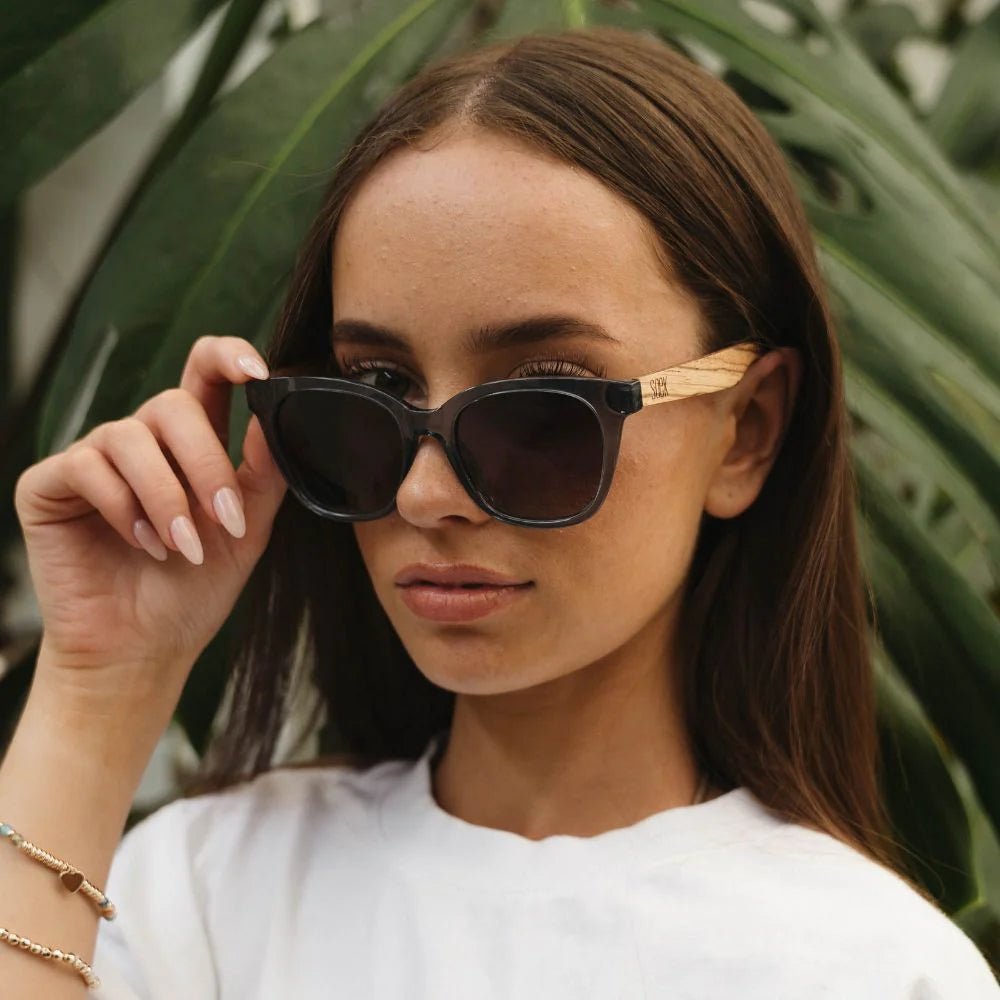 Sunglasses / Lila Grace - Midnight Blue