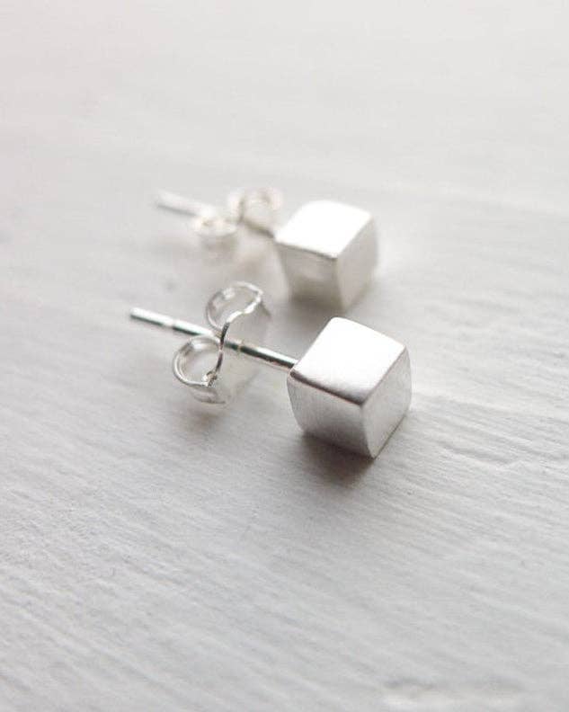 Cube Stud Earrings: Silver