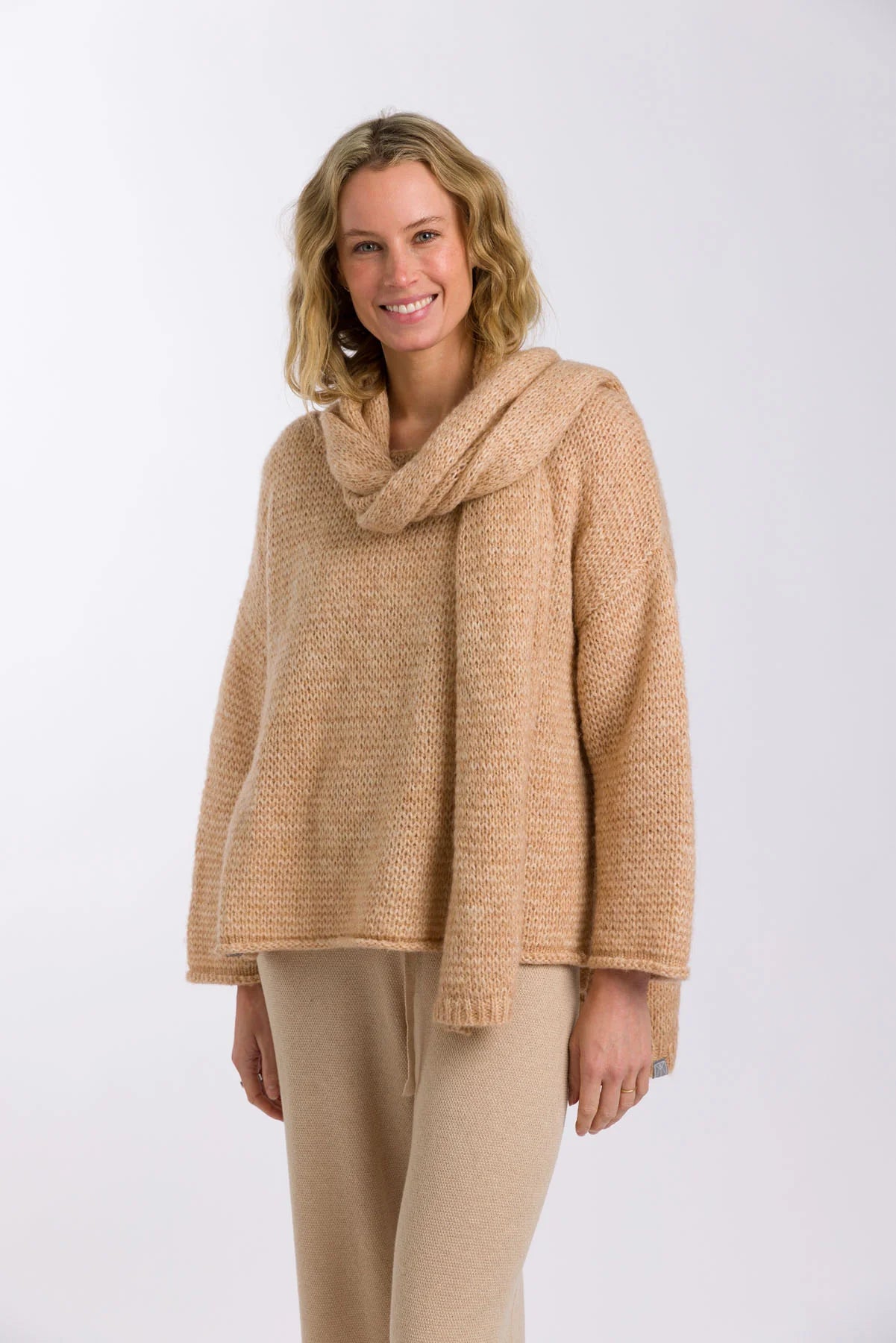 Drift Airy Wrap | Toffee Marle