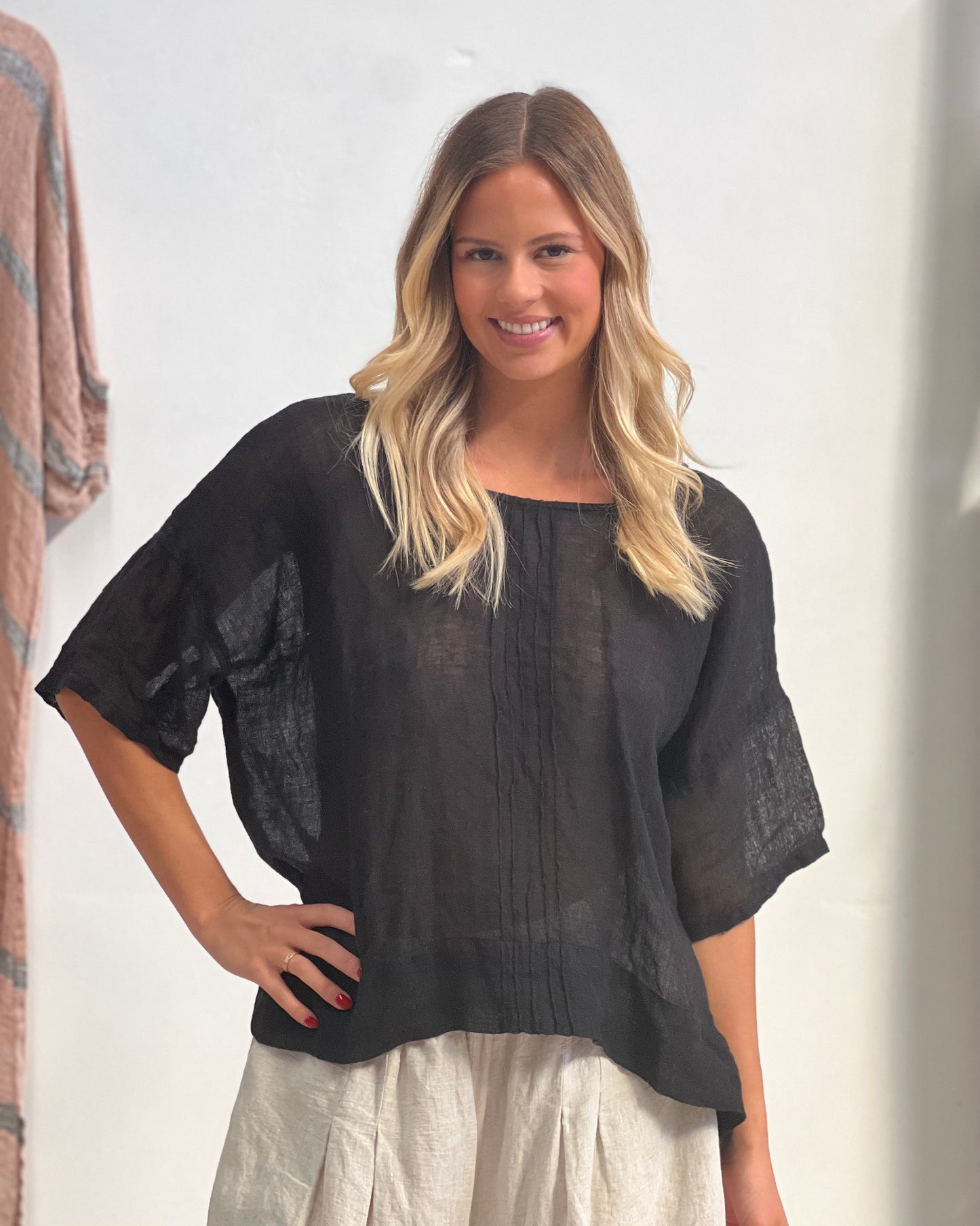 Francesca Pintucked Top / Black