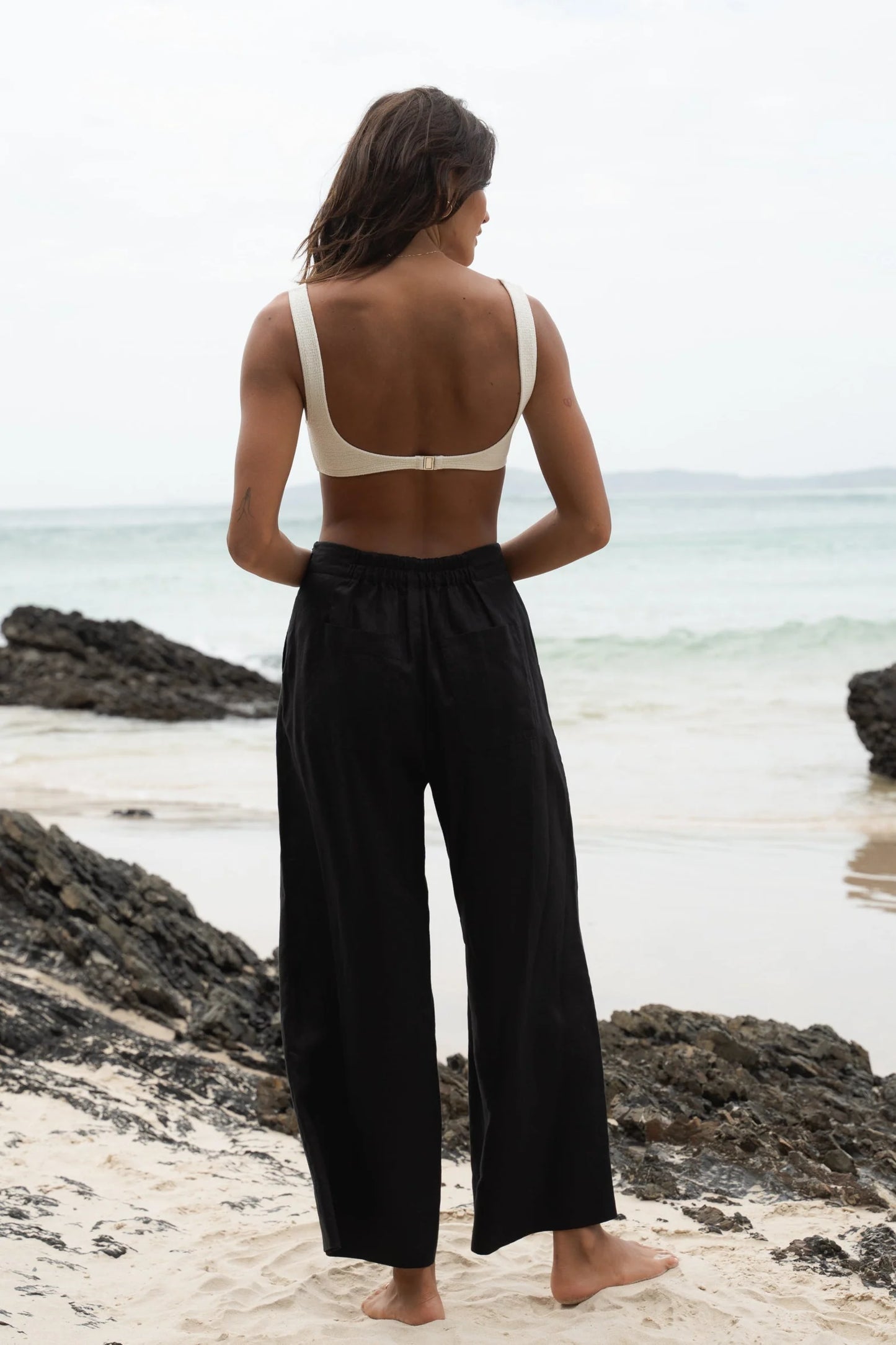 Ivy Cropped Linen Pants / Black