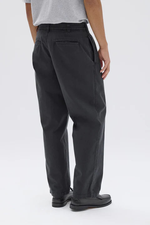 Miles Pleated Linen Chino | Washed Black