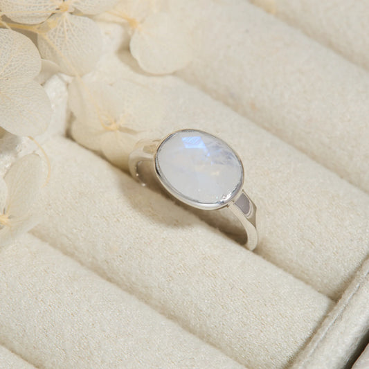 Elipse Moonstone Ring