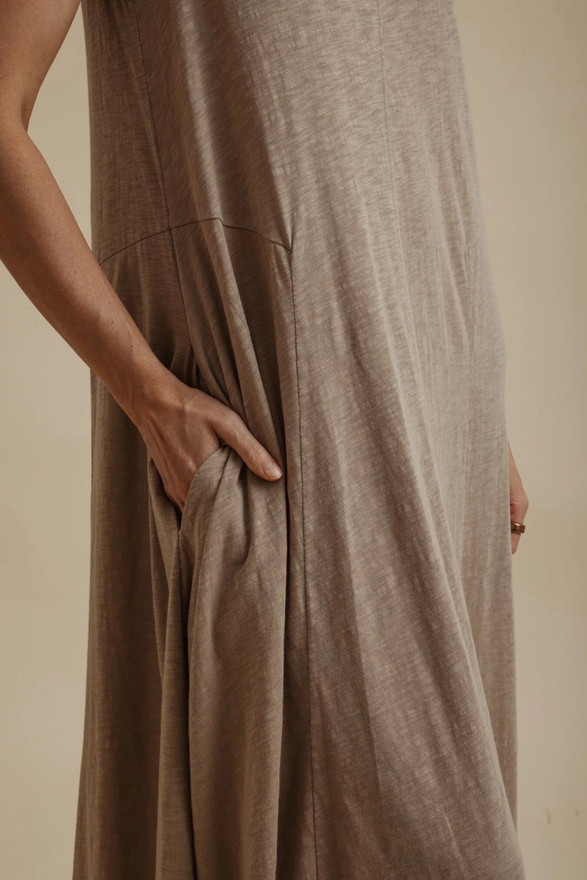 Seabreeze Flow Dress / Dune