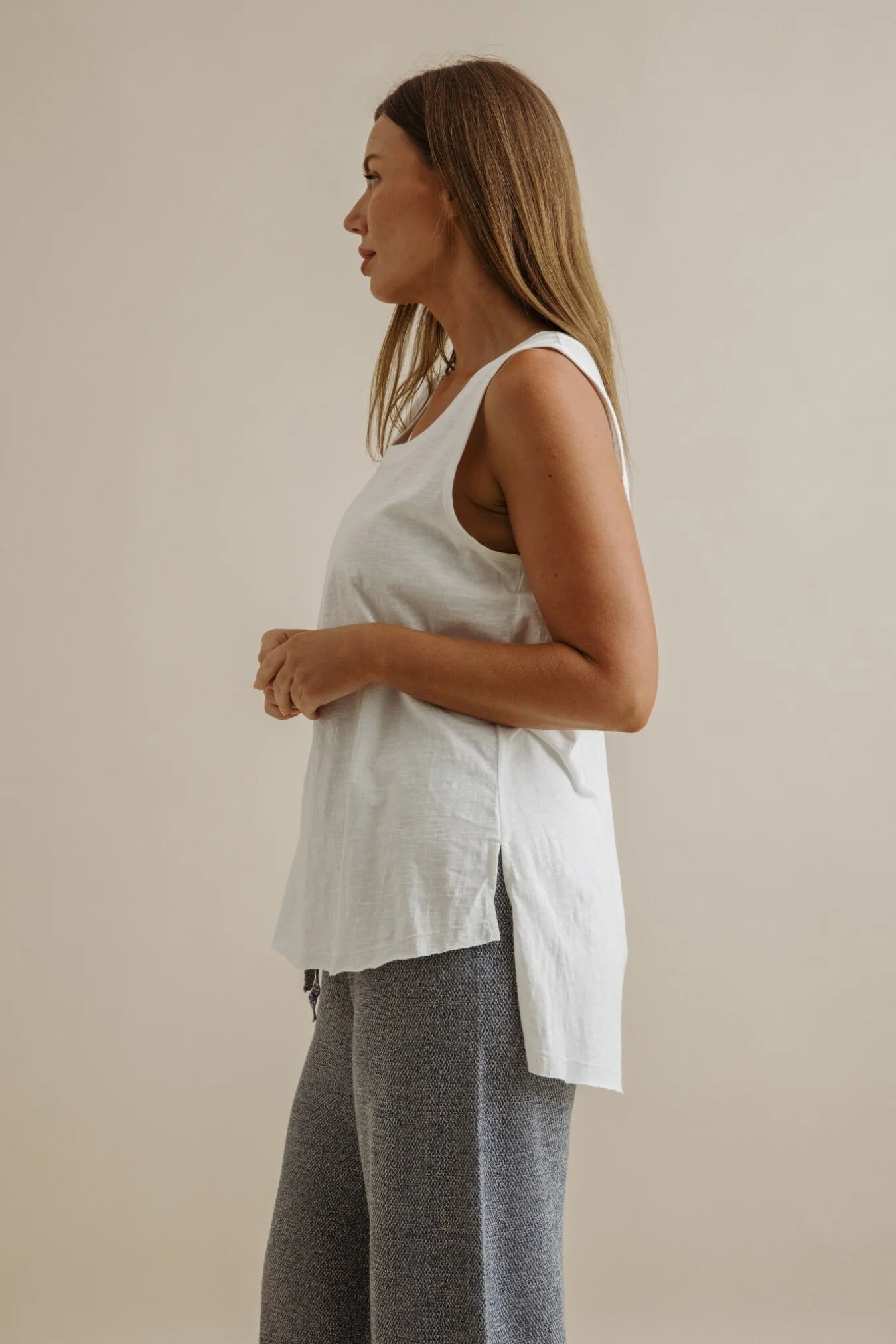 Shoreline High Low / Singlet 2.0 - White