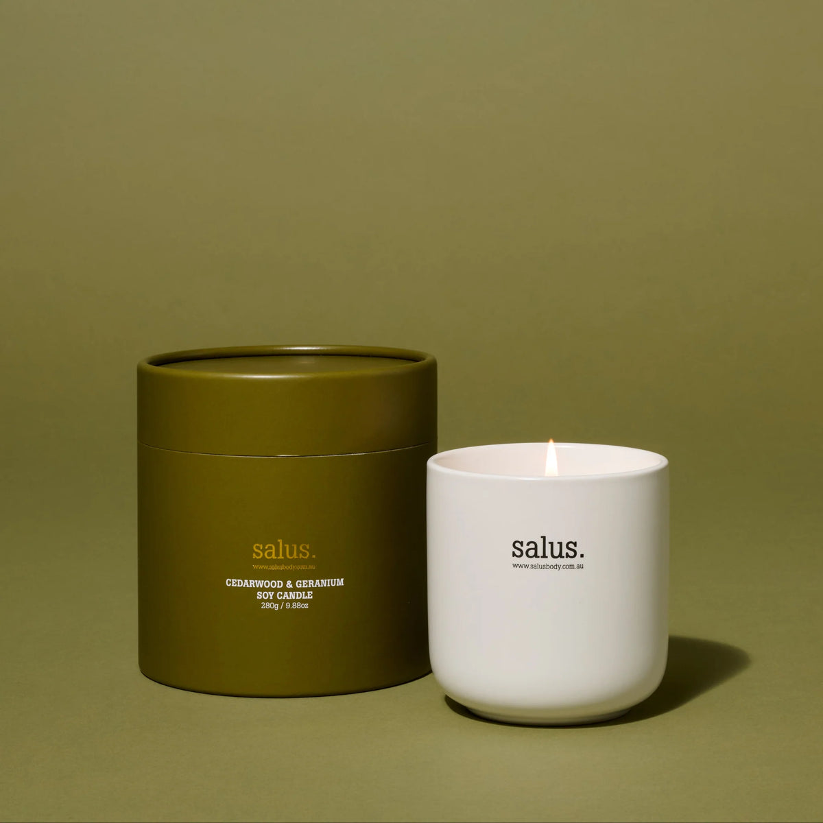 Porcelain Candle / Cedarwood & Geranium