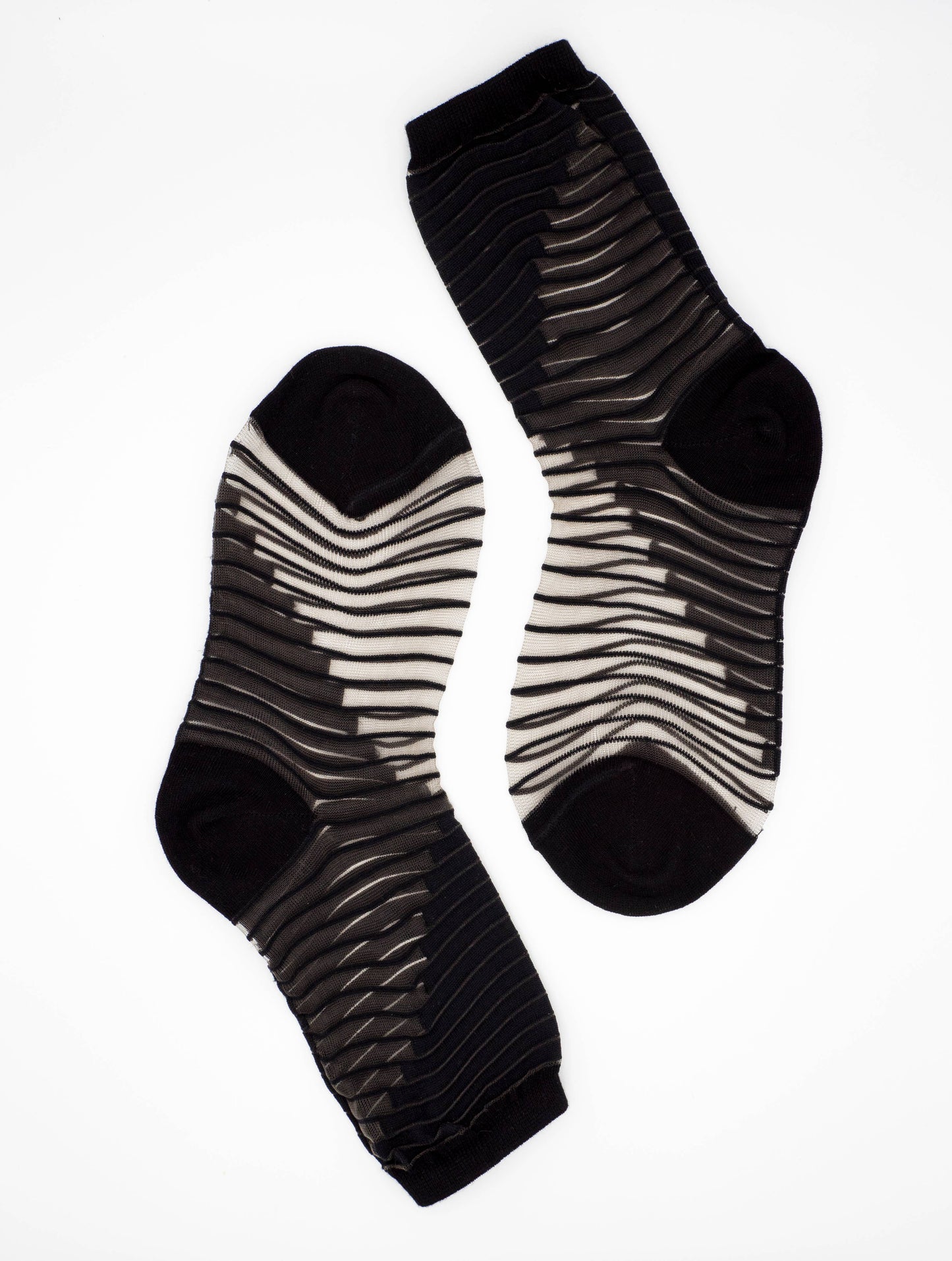 SHIBUYA BLACK • Women's graphic sheer socks: 39/41