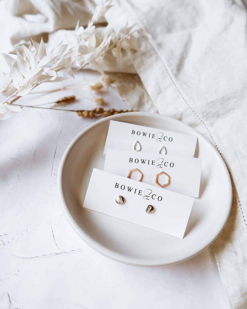 Dot Stud Earrings: Gold