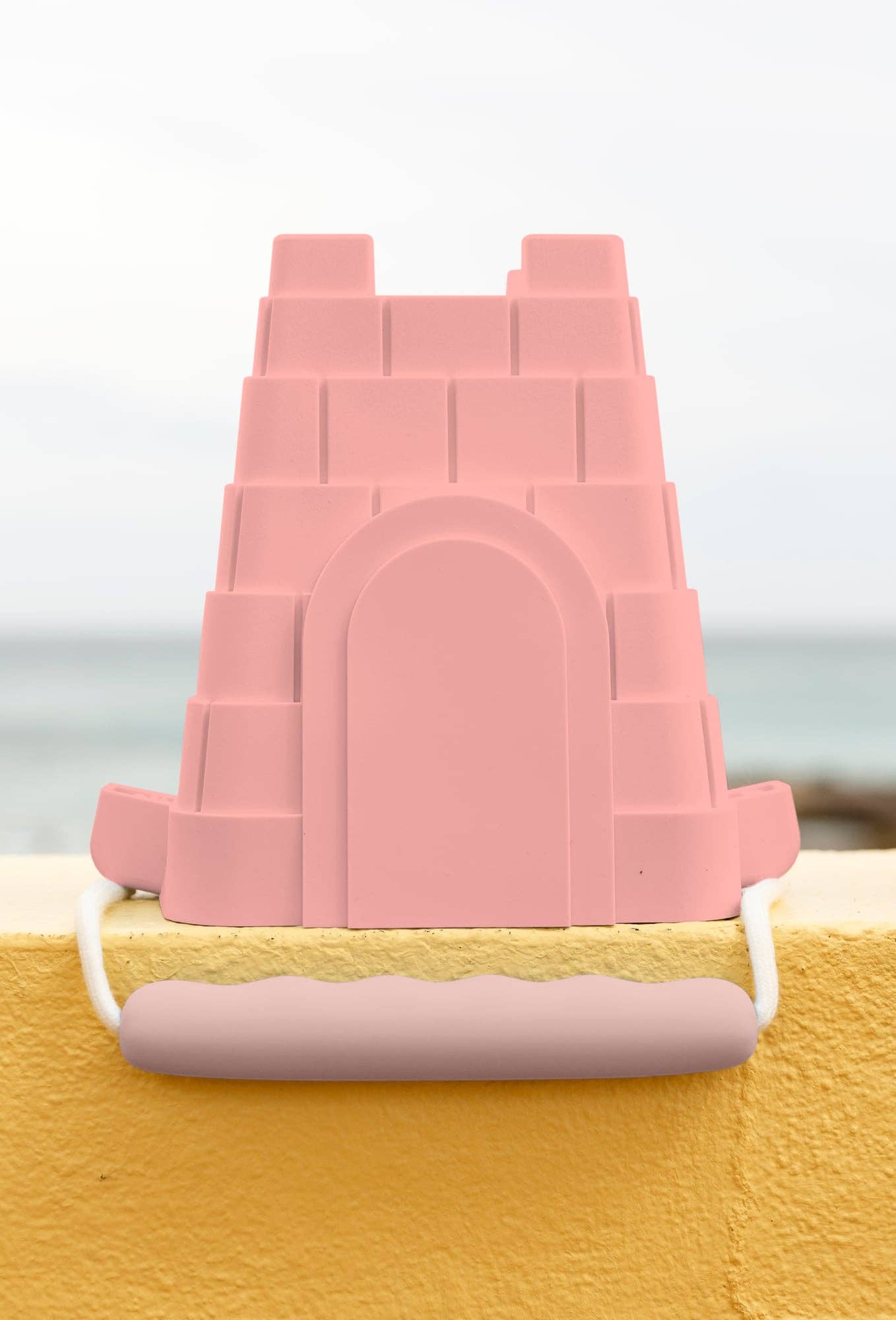 Clovelly Castle Bucket / Bright Pink