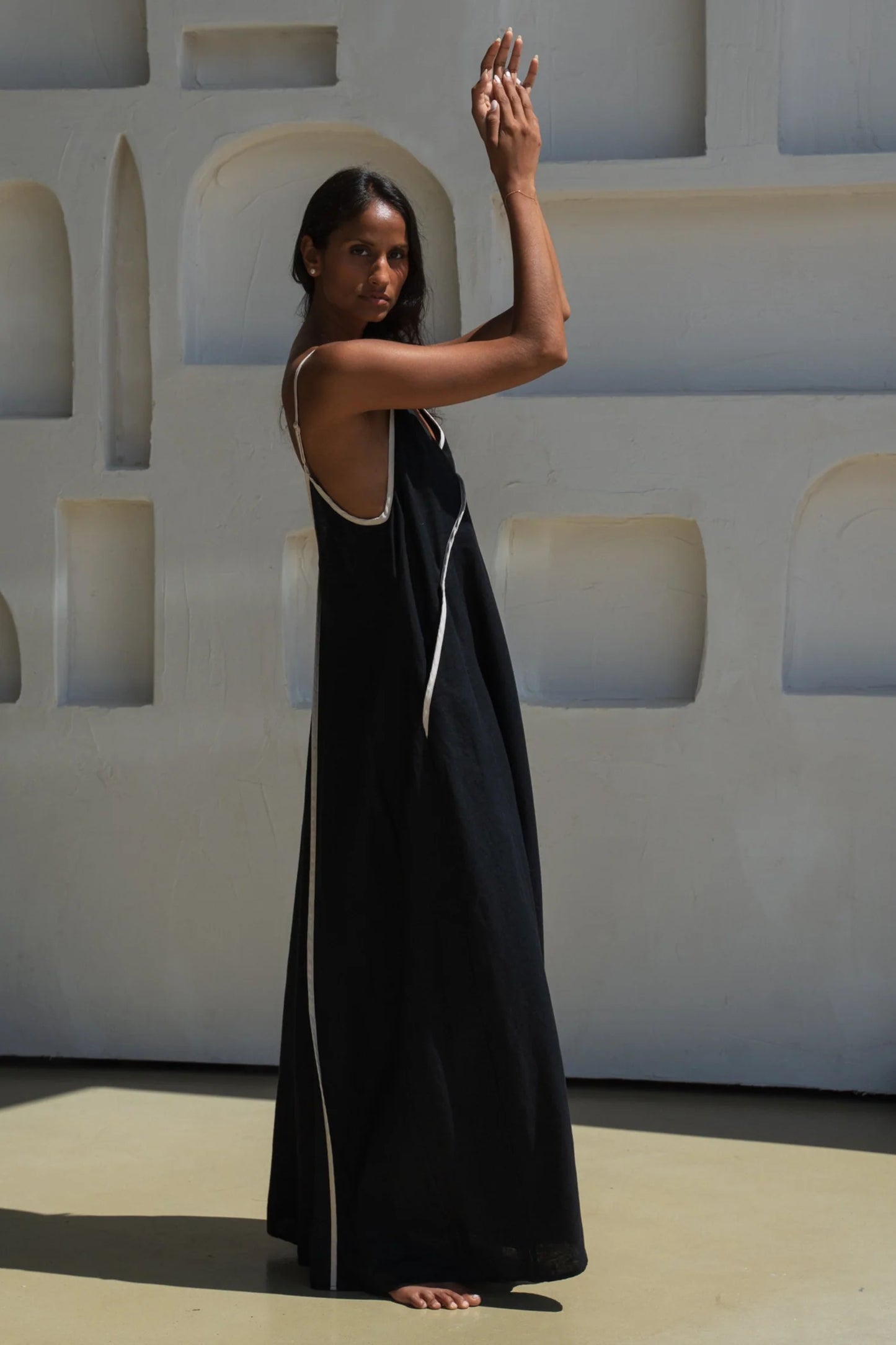 Azalea Linen Dress / Black